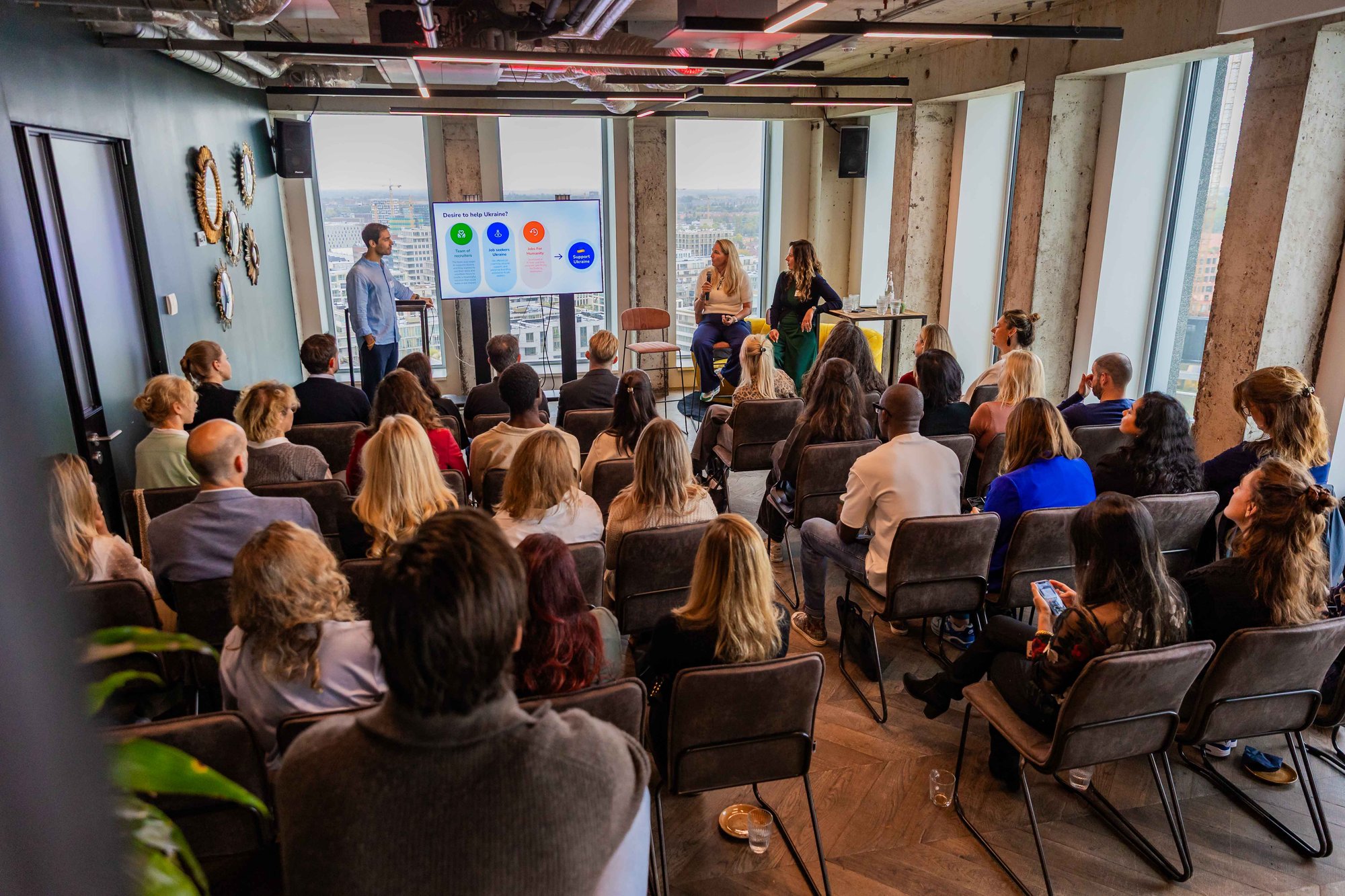 027_@Momenttom.com_20250917 (1)