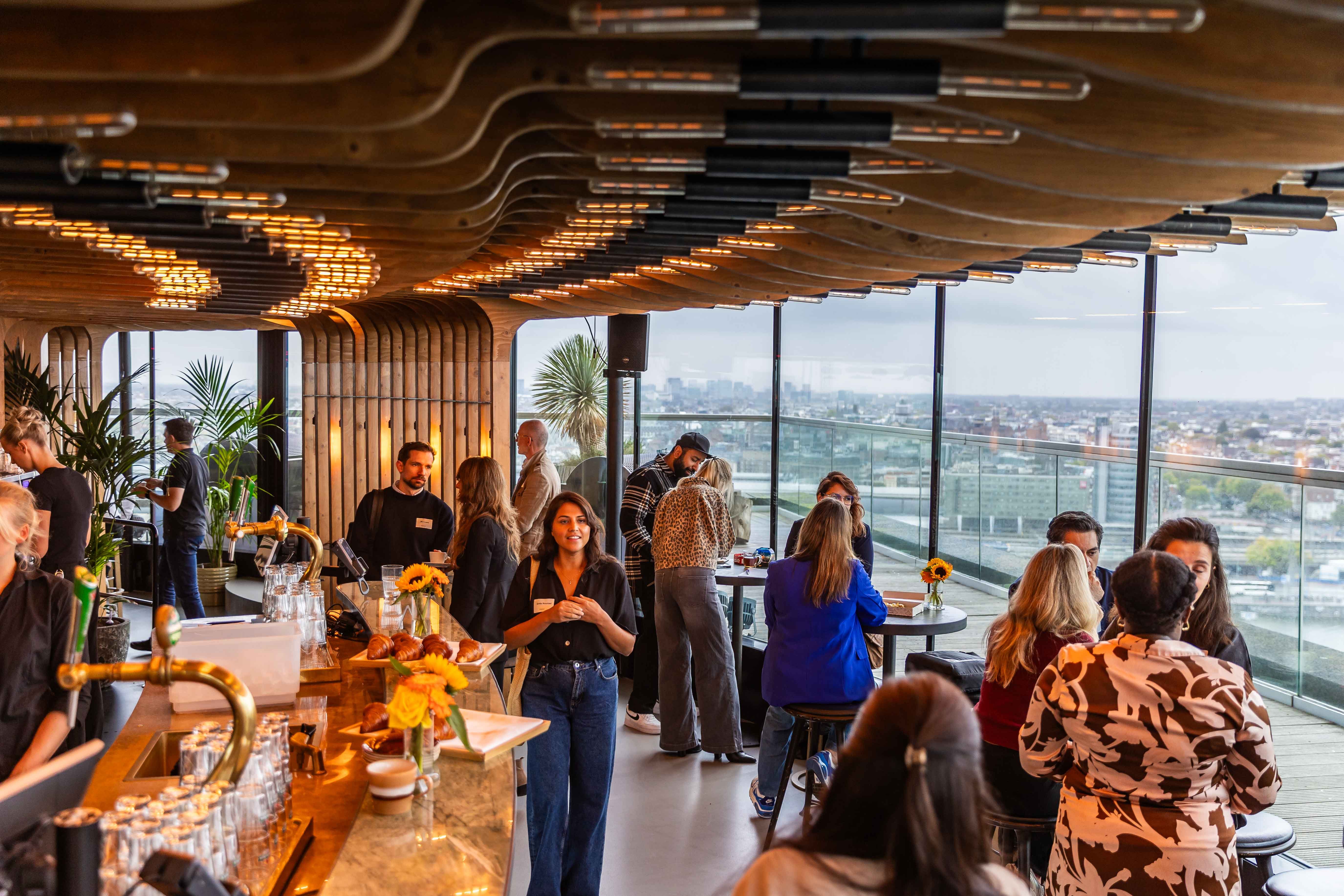 052_@Momenttom.com_20250917 (1)