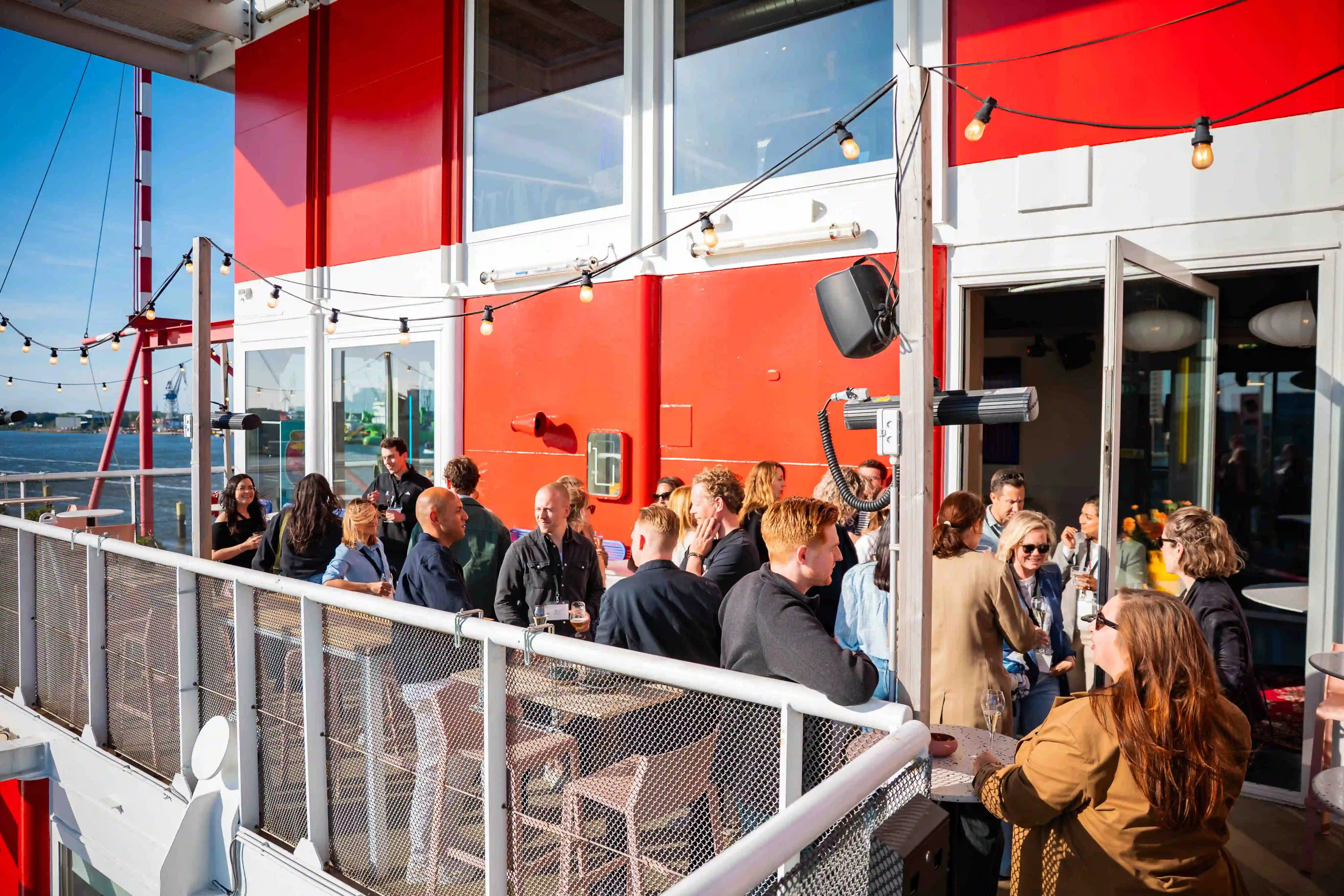 Tag- @Momenttom.com_018_202505142025_TOM16562