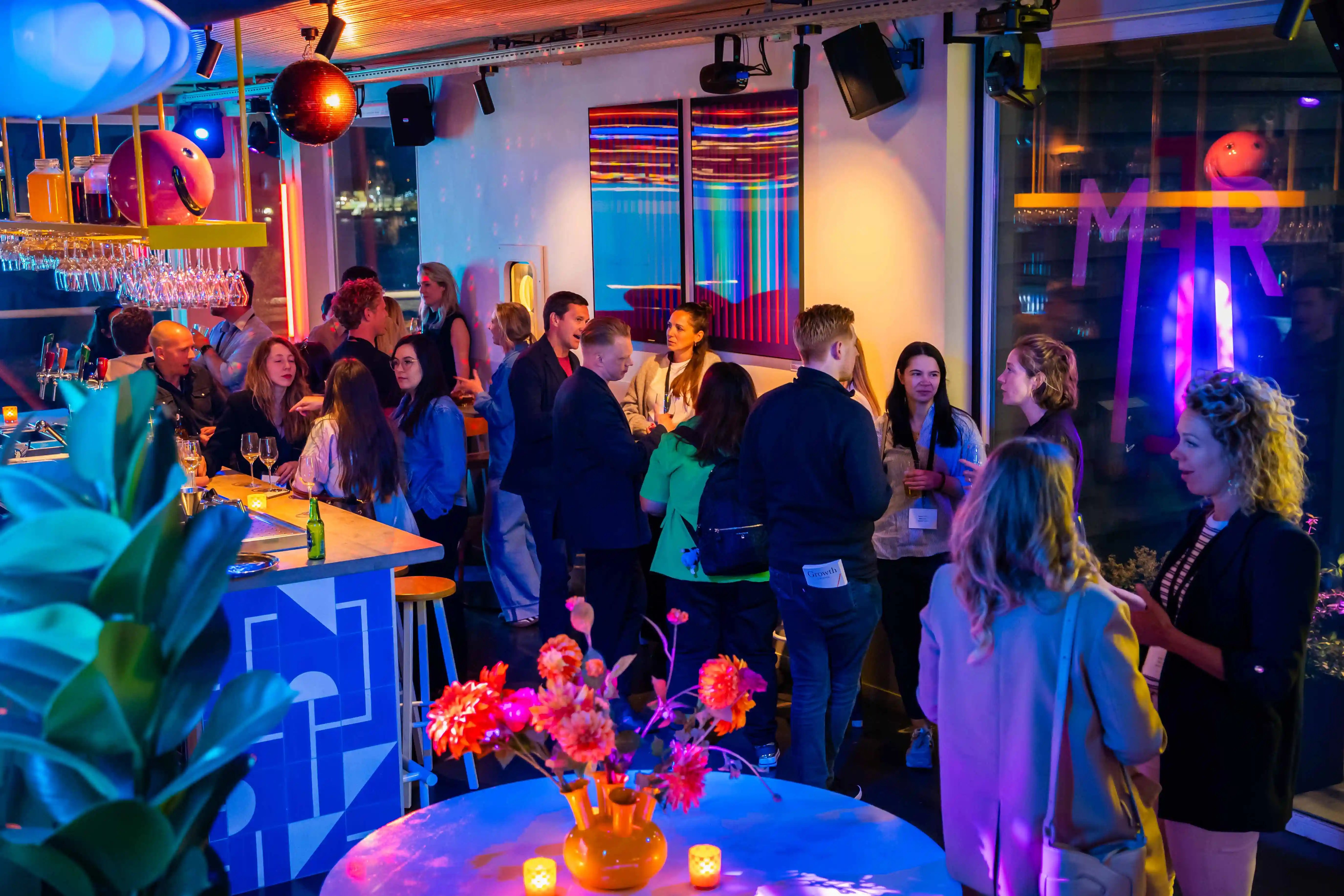 Tag- @Momenttom.com_118_202505142025_TOM17603